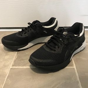 NEW CONDITION Asics GT-4000 Running Shoes